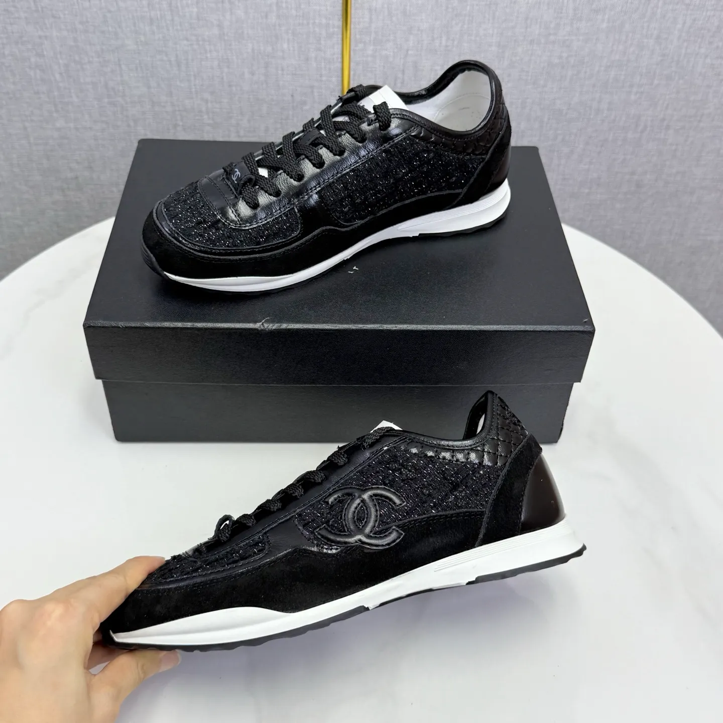 👟👟Ex-factory price 560👟👟Chanel Panda Shoes! 2025 counter's top casual sports shoes. This classic design; the upper is electro-embroidered with a variety of techniques; the outsole is fashionable and sporty; the unusual inclusion of a variety of color matching elements... The diversified mix and match is very good-looking and versatile, and can be used for leisure, fashion, sports, and outdoor... ꫛꫀꪝ Go➫ Materials: ❶Upper made of: original imported first-layer silk cowhide + original waterproof cloth + original first-layer cowhide ❷Inner lining: Original Yangli+wang ❸ Outsole based on: Original TPU combination outsole Counter boutique packaging complete set for women 35–41